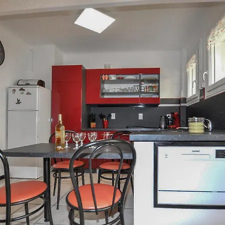 2 Bedroom Gorgeous In Amelie-les-bains *