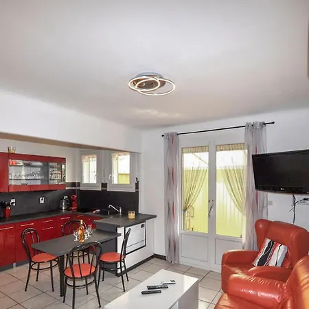 2 Bedroom Gorgeous In Amelie-les-bains