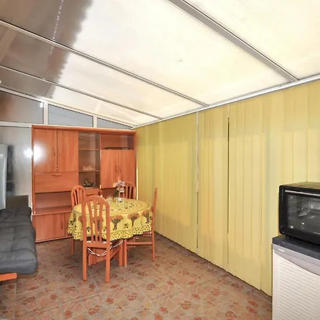 Daire 2 Bedroom Gorgeous Apartment In Amelie-Les-Bains